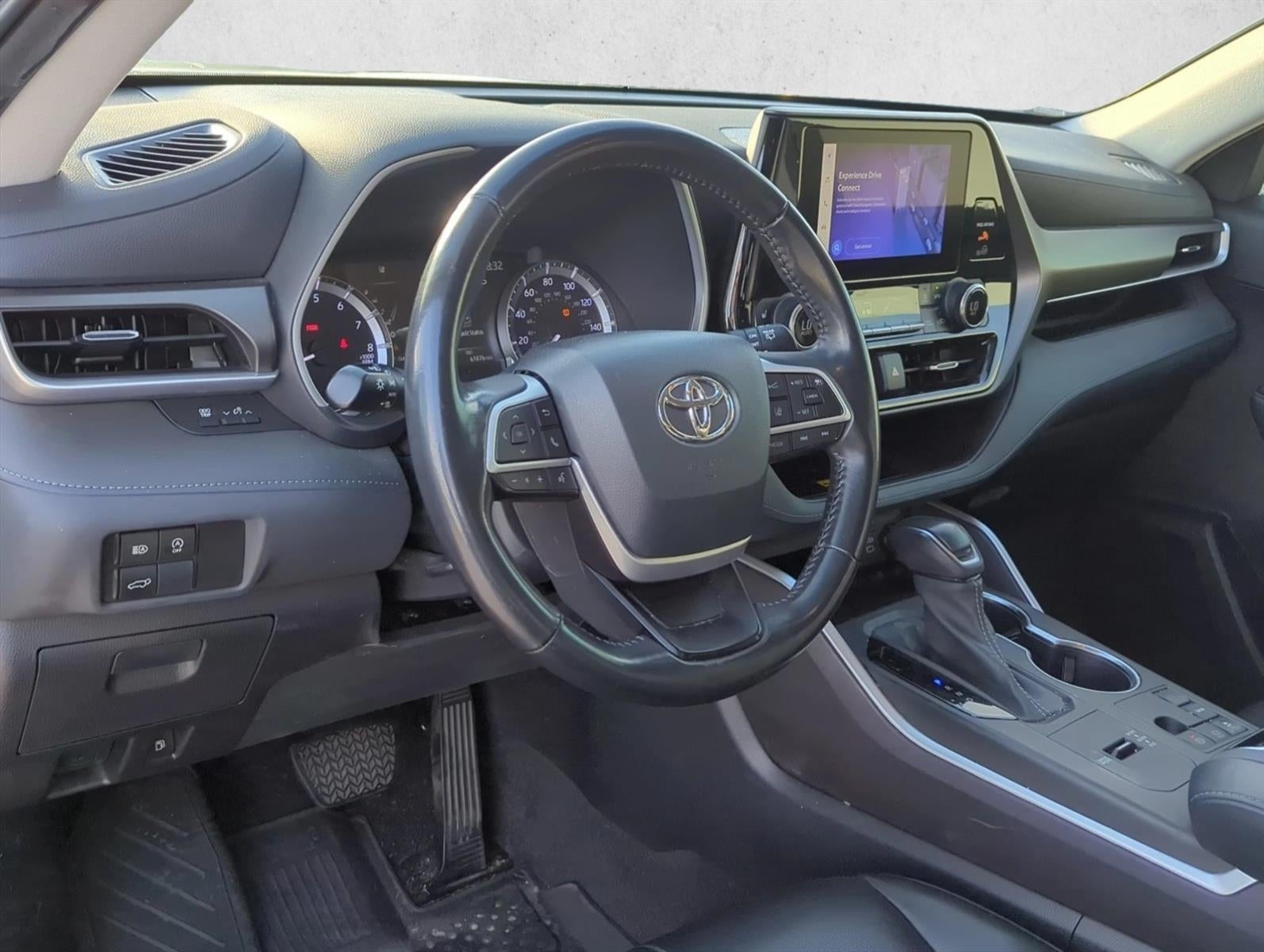 2023 Toyota Highlander XLE FWD (Natl)