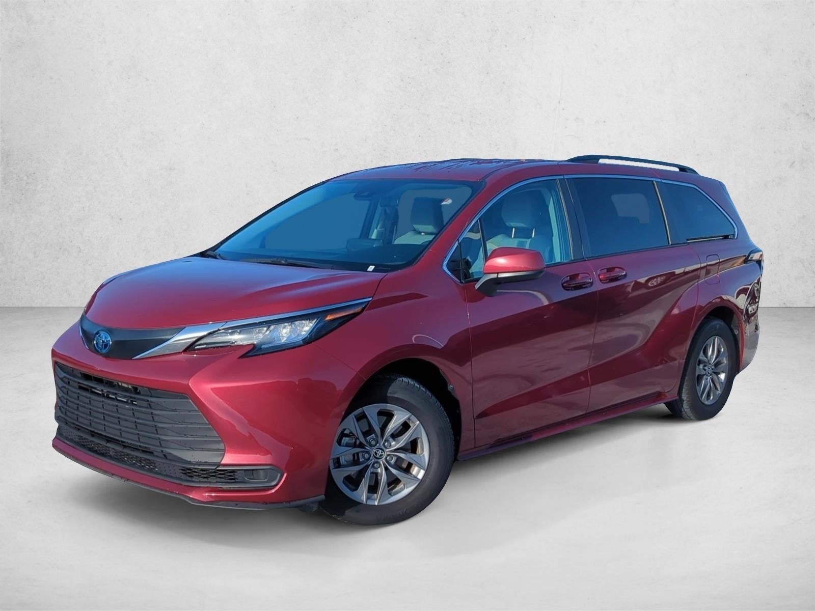 2022 Toyota Sienna LE FWD 8-Passenger (Natl)