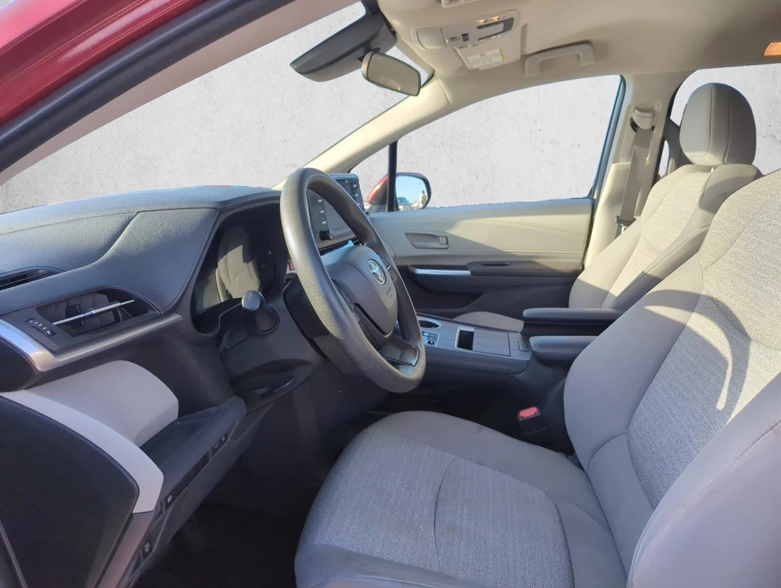 2022 Toyota Sienna LE FWD 8-Passenger (Natl)