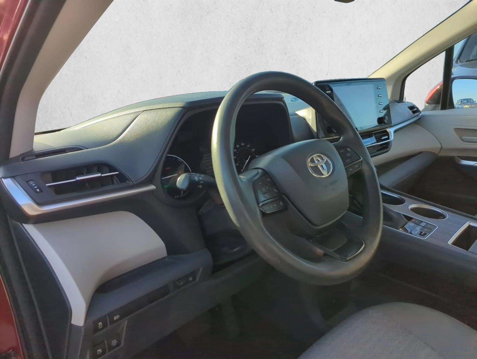 2022 Toyota Sienna LE FWD 8-Passenger (Natl)