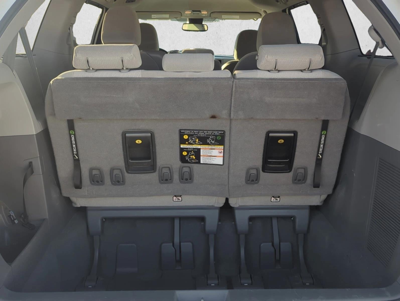 2020 Toyota Sienna LE FWD 8-Passenger (Natl)