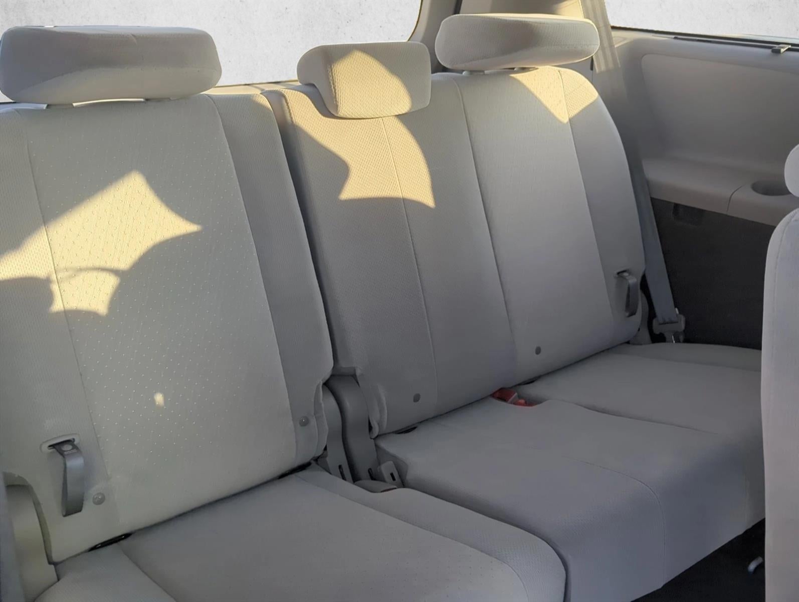 2020 Toyota Sienna LE FWD 8-Passenger (Natl)