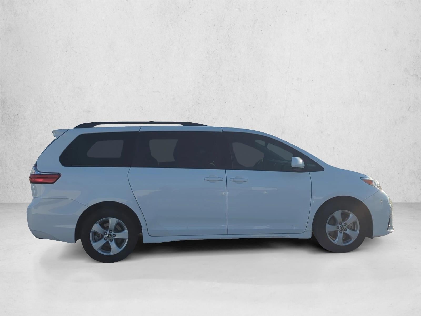 2020 Toyota Sienna LE FWD 8-Passenger (Natl)