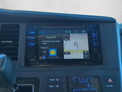 2017 Toyota Sienna SE FWD 8-Passenger (Natl)