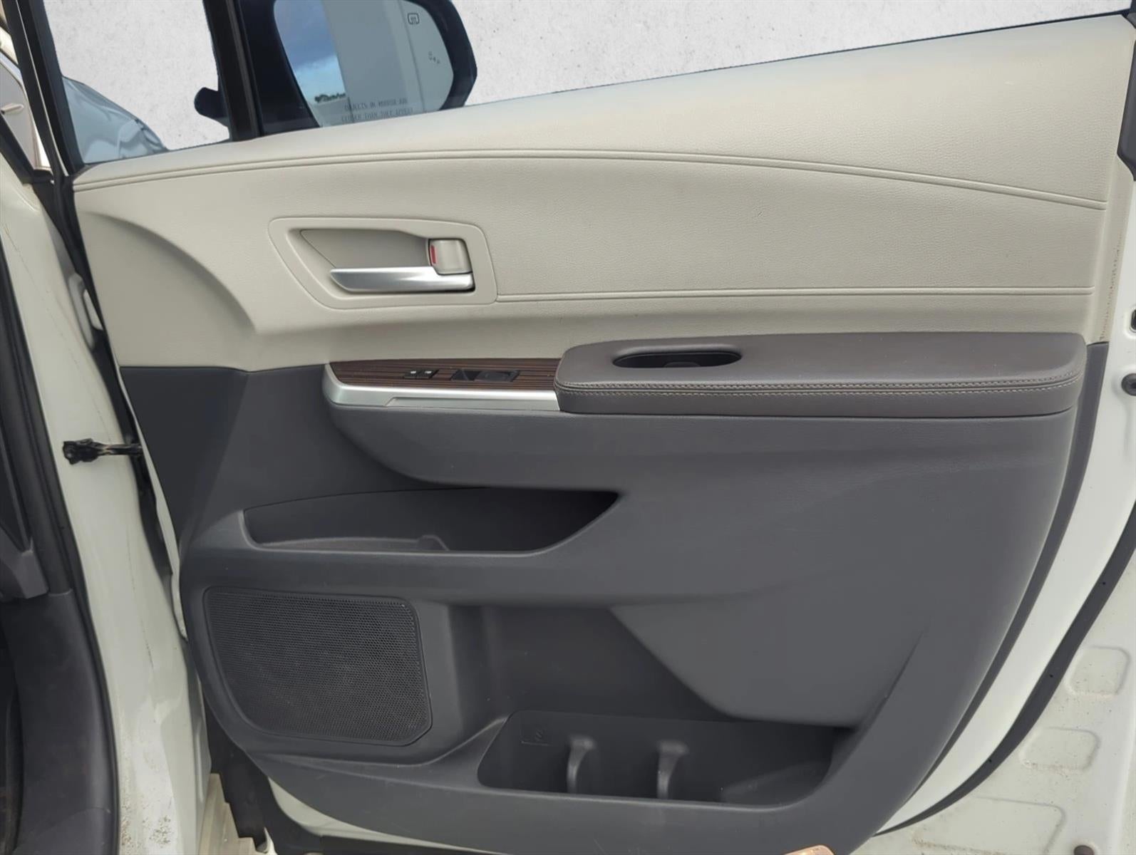 2021 Toyota Sienna XLE FWD 7-Passenger (Natl)