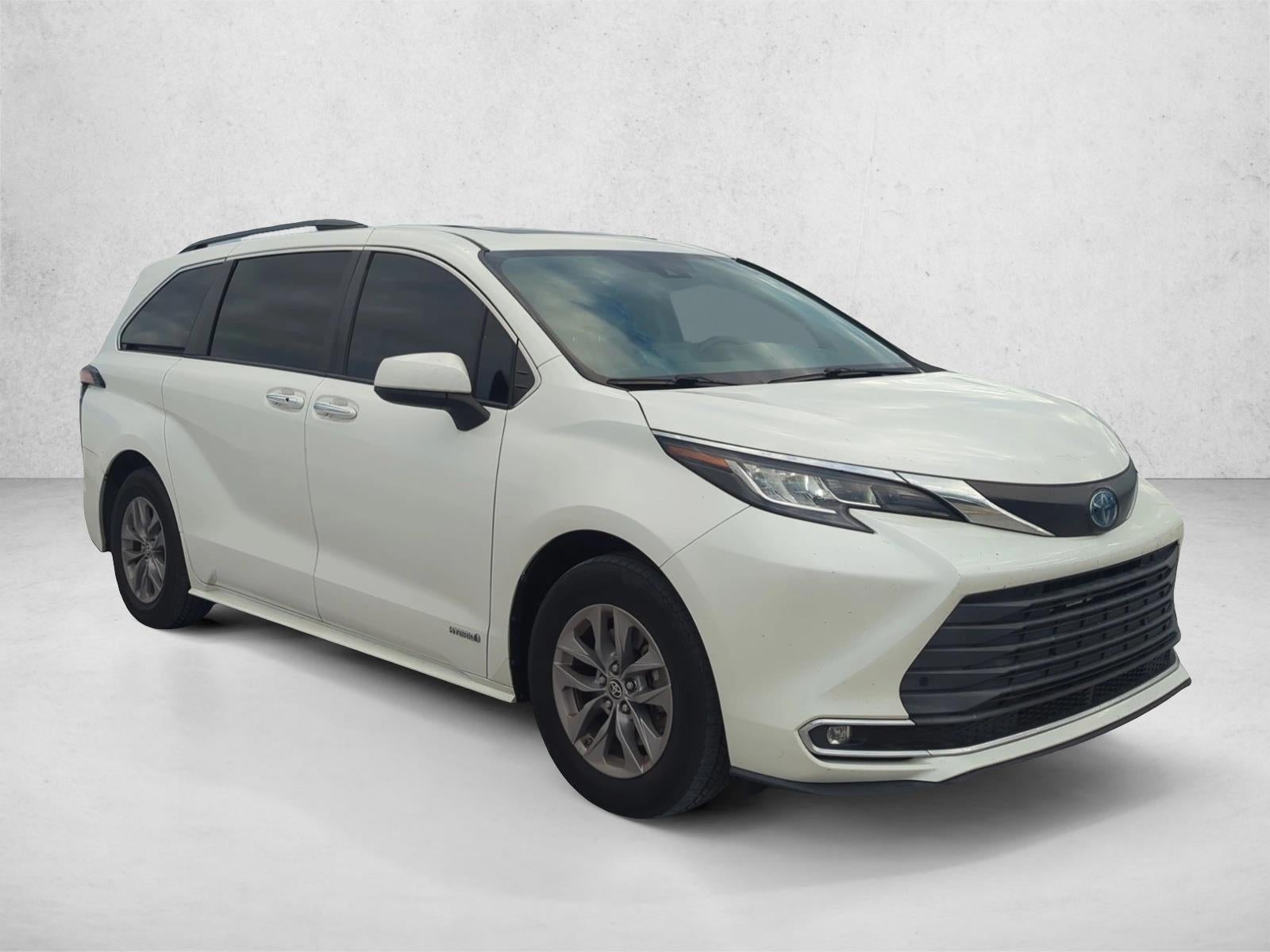 2021 Toyota Sienna XLE FWD 7-Passenger (Natl)