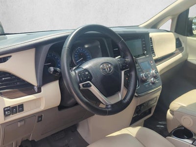 2019 Toyota Sienna XLE Premium FWD 8-Passenger (Natl)