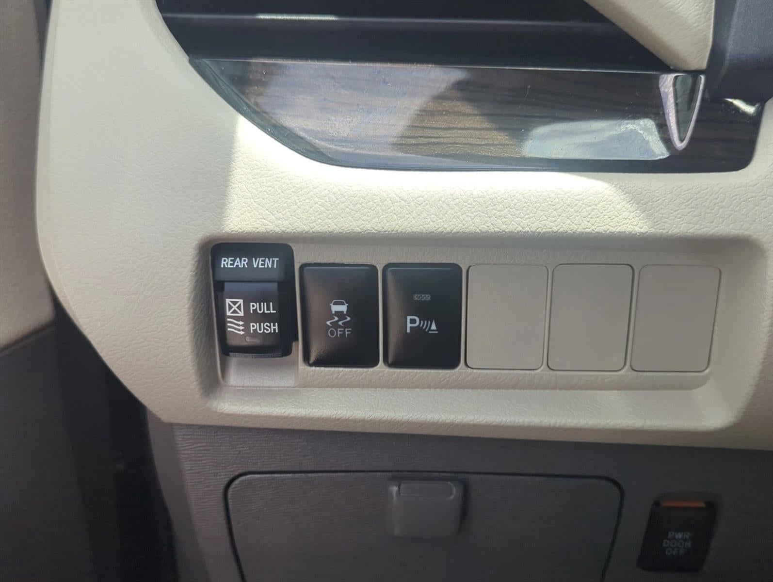 2019 Toyota Sienna XLE Premium FWD 8-Passenger (Natl)
