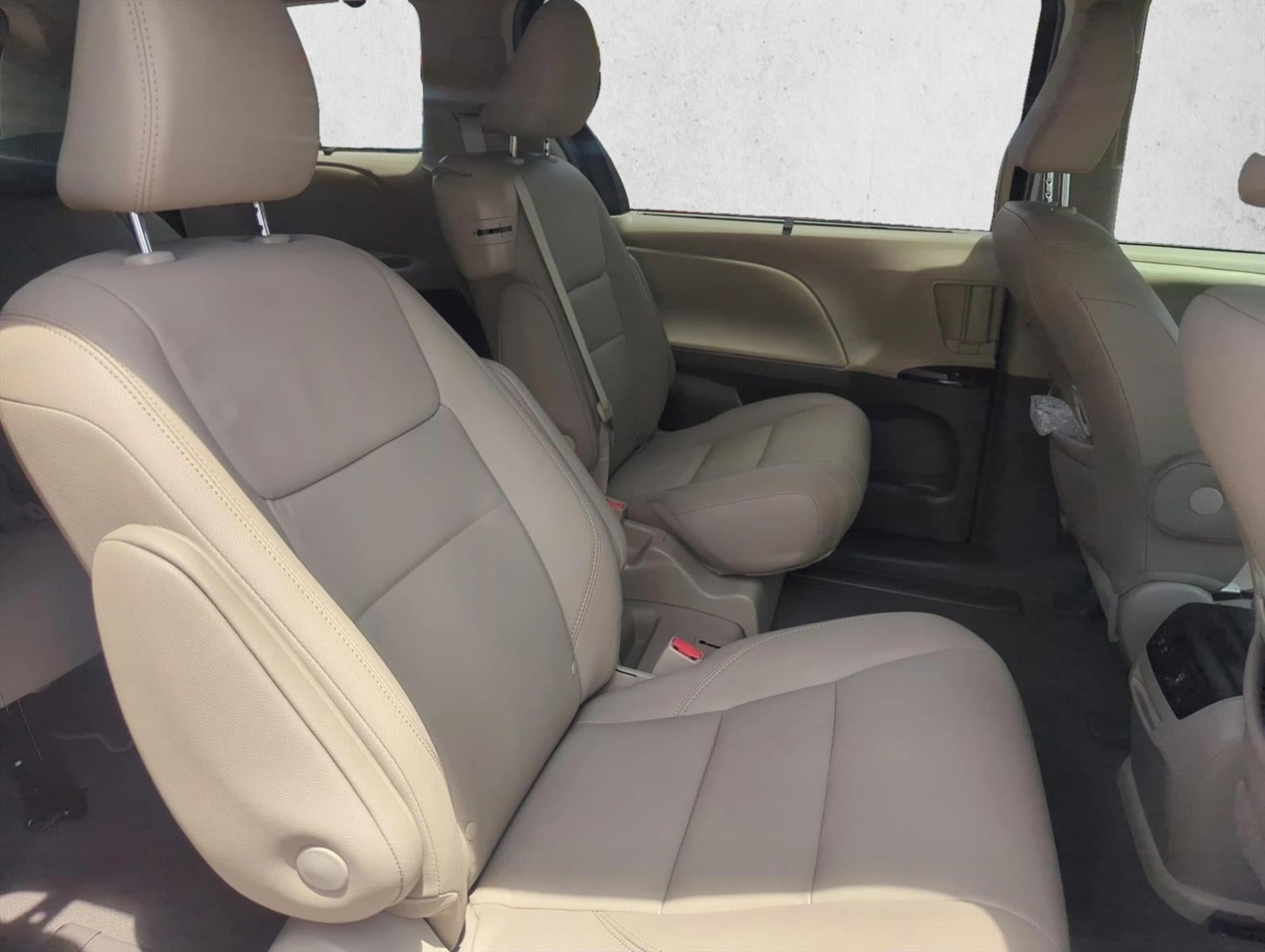 2019 Toyota Sienna XLE Premium FWD 8-Passenger (Natl)
