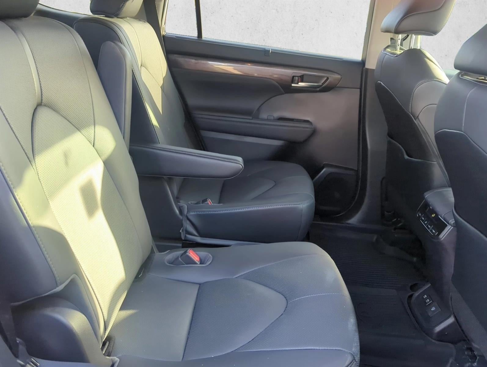 2021 Toyota Highlander Limited FWD (GS)