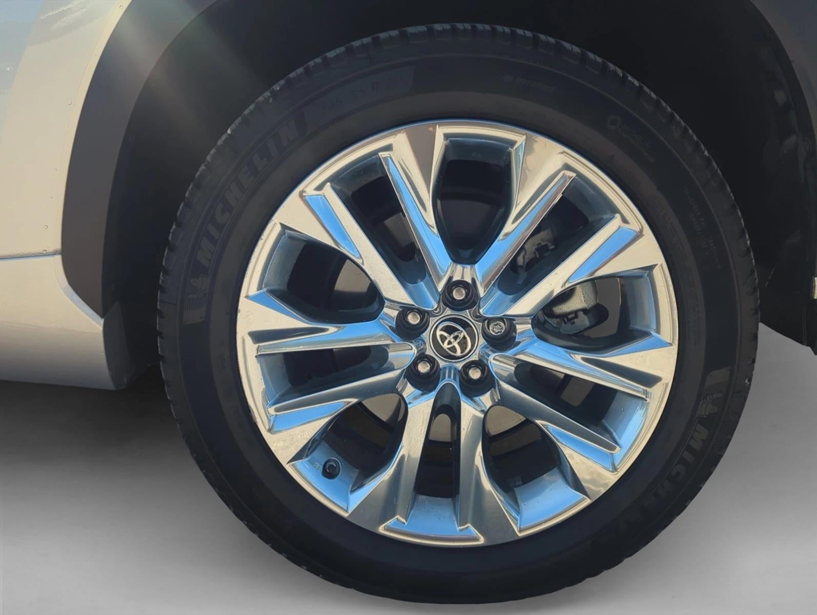2021 Toyota Highlander Limited FWD (GS)