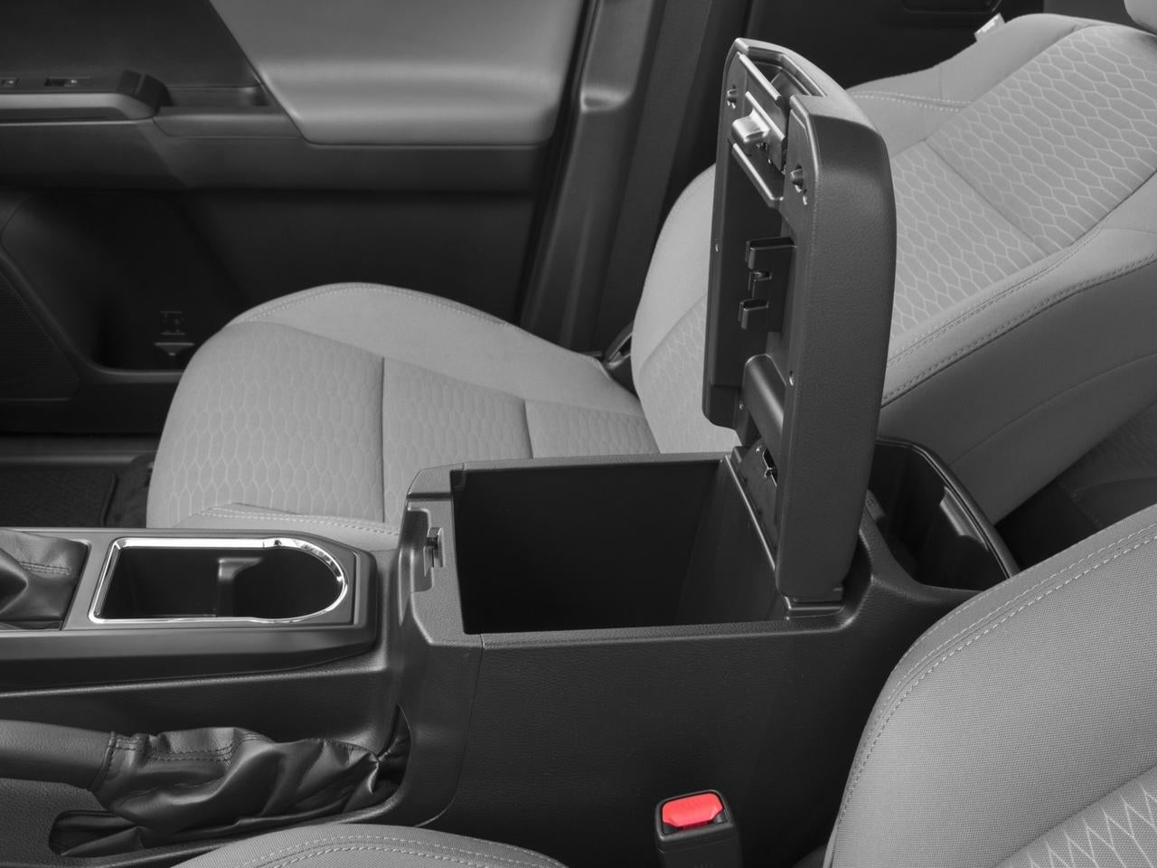 2018 Toyota Tacoma SR Double Cab 5' Bed I4 4x2 AT (GS)