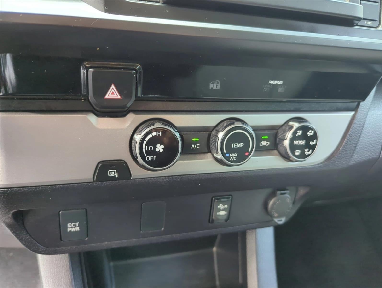 2017 Toyota Tacoma SR Double Cab 5' Bed I4 4x2 AT (GS)