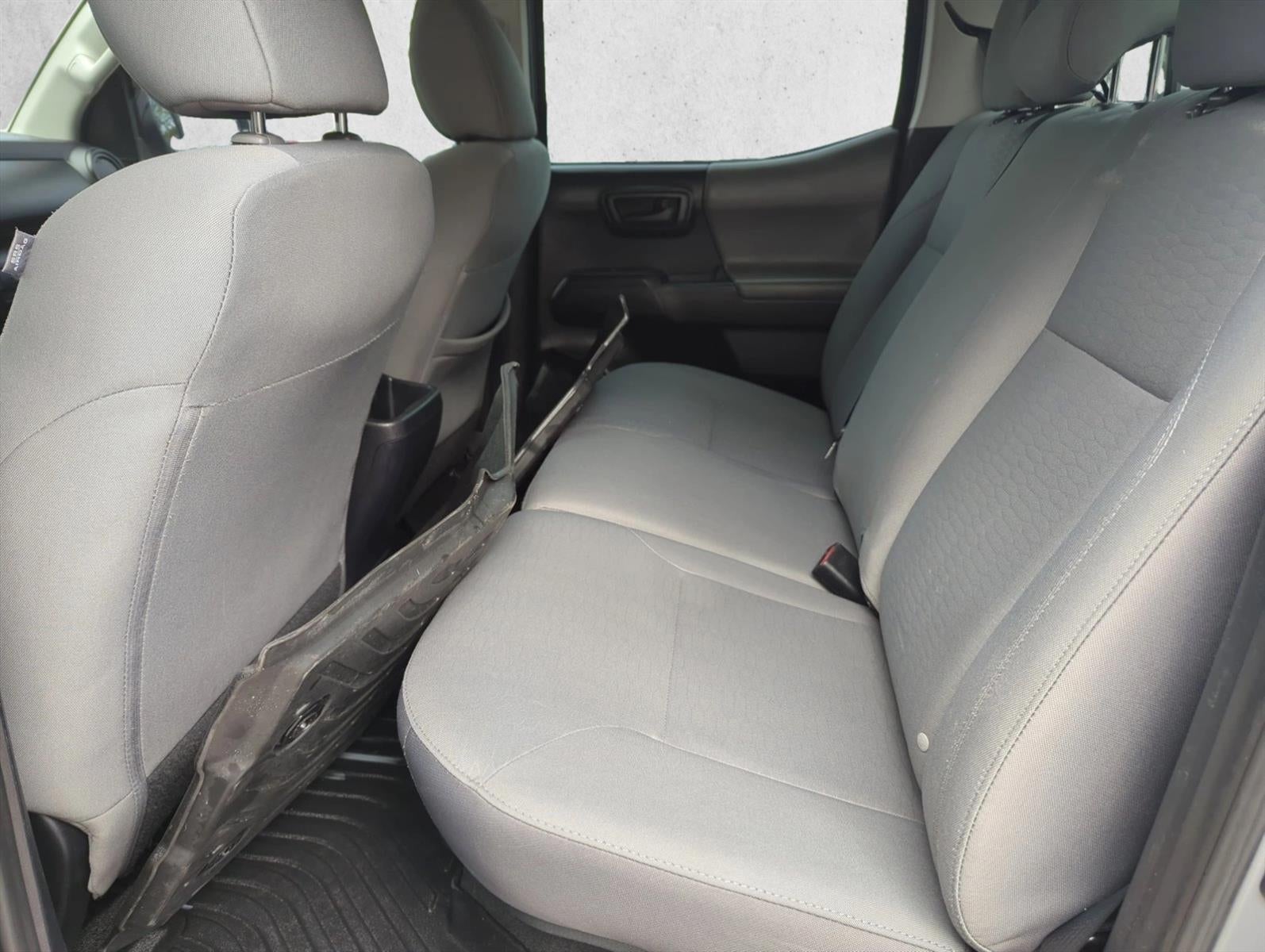 2017 Toyota Tacoma SR Double Cab 5' Bed I4 4x2 AT (GS)