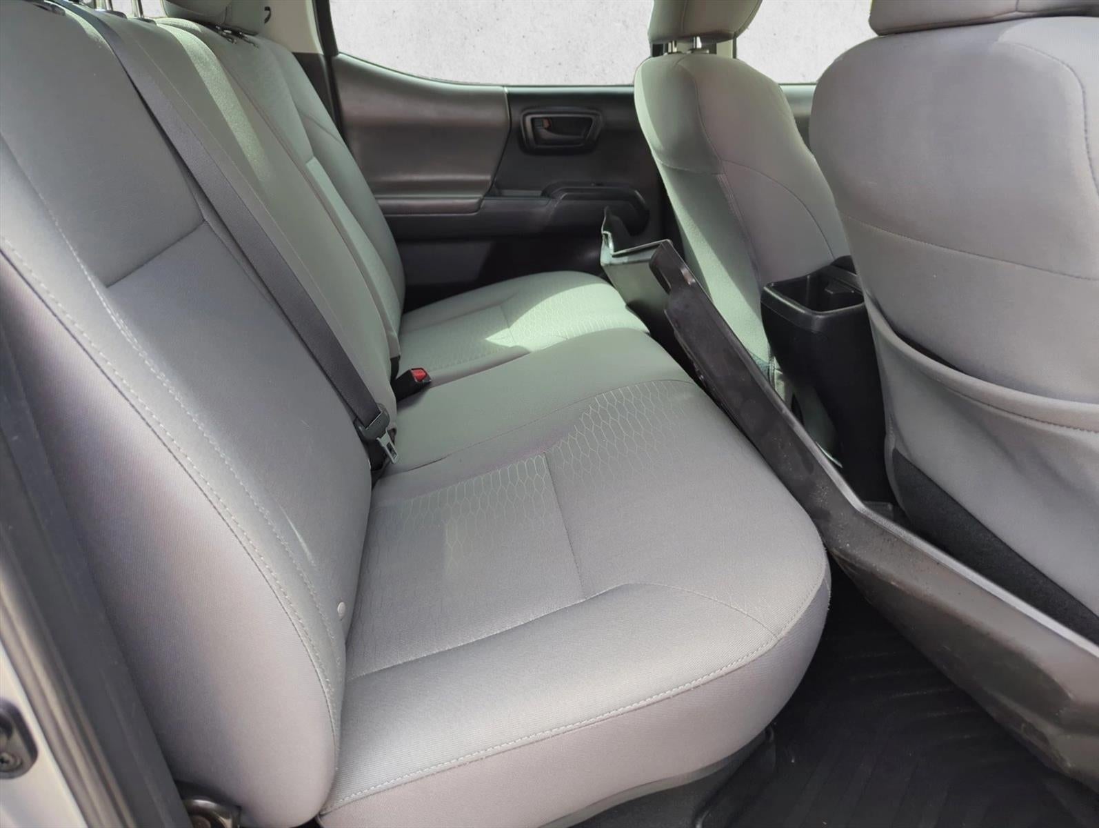 2017 Toyota Tacoma SR Double Cab 5' Bed I4 4x2 AT (GS)