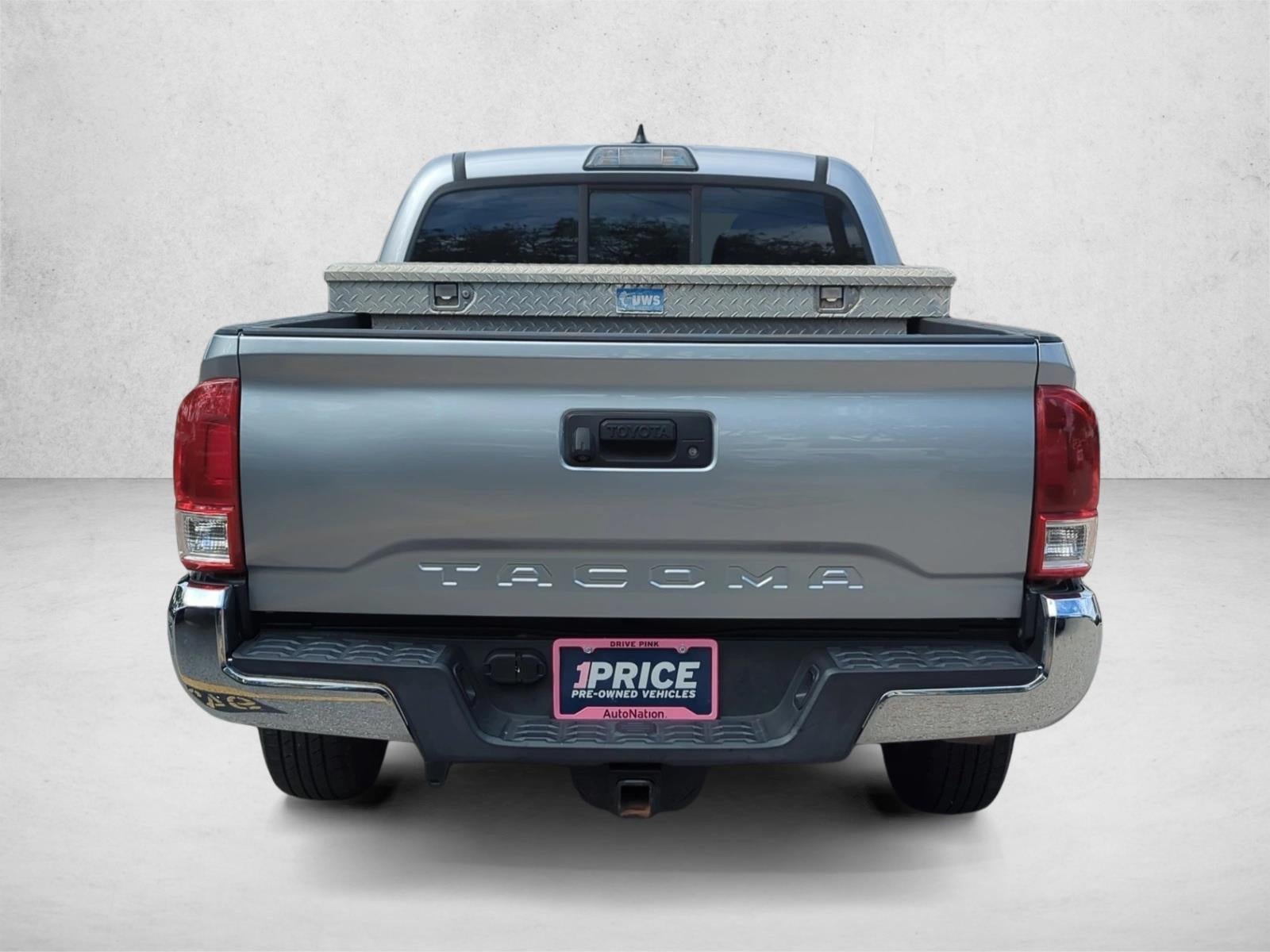 2017 Toyota Tacoma SR Double Cab 5' Bed I4 4x2 AT (GS)