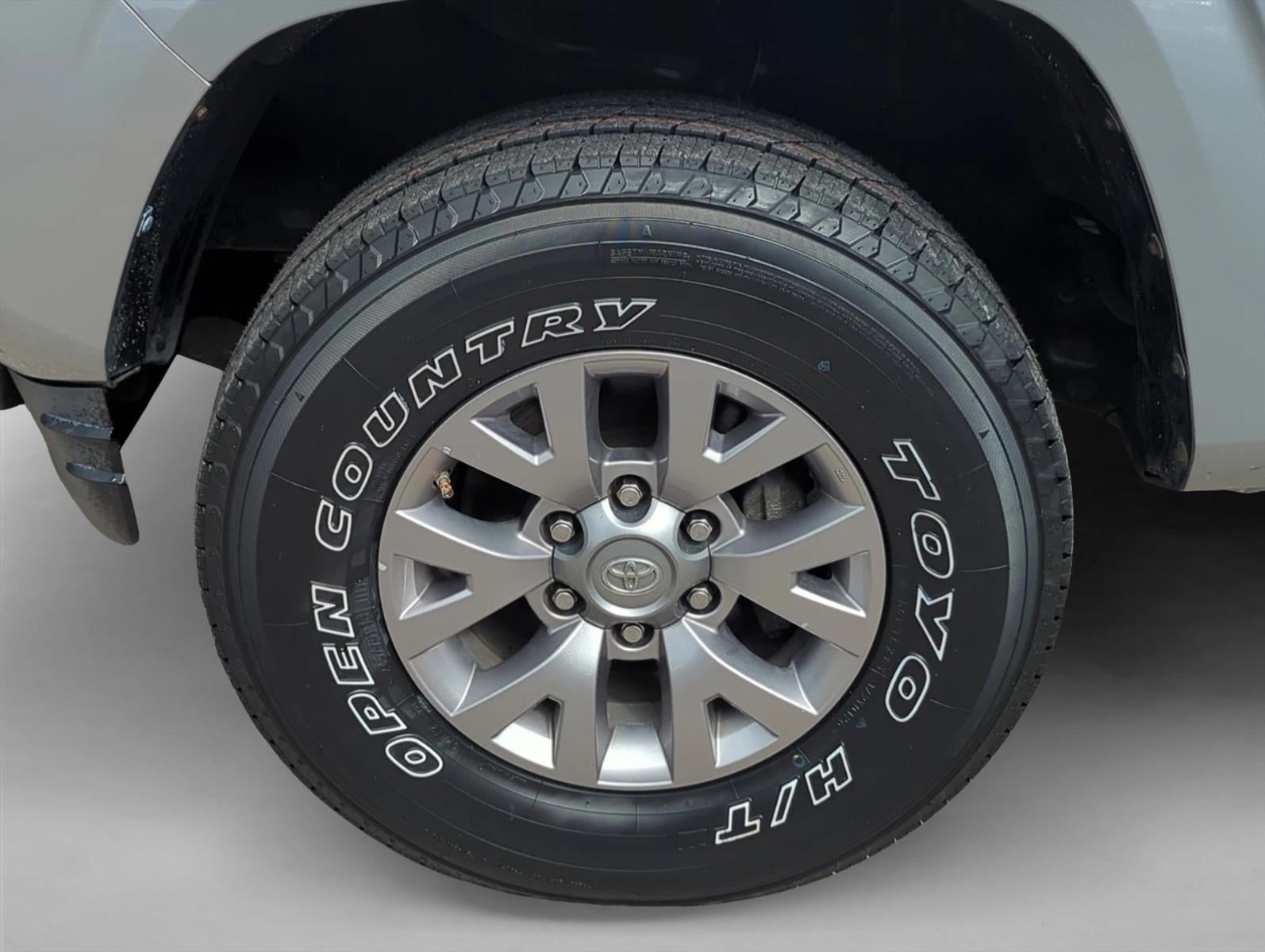 2017 Toyota Tacoma SR Double Cab 5' Bed I4 4x2 AT (GS)