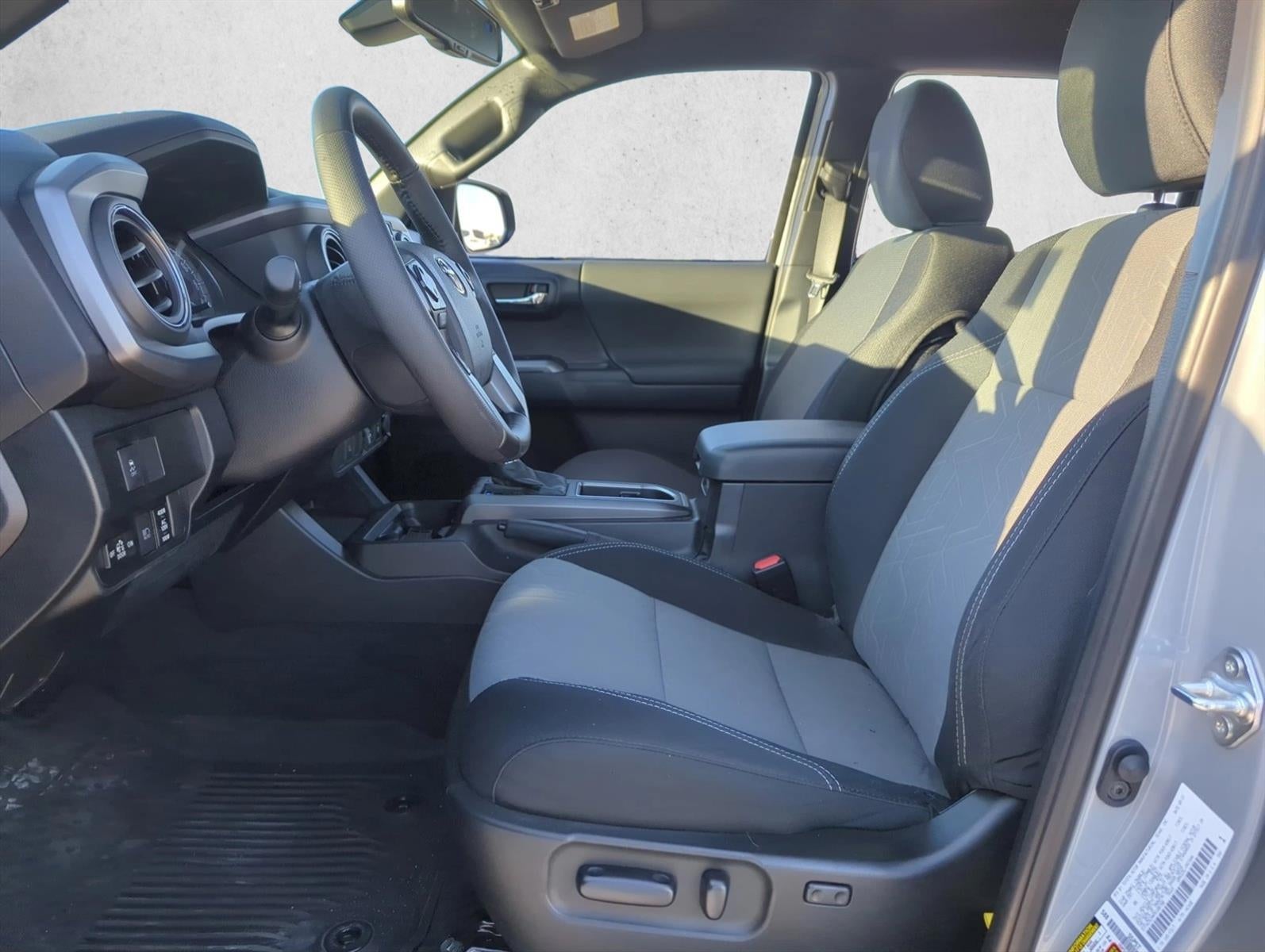 2021 Toyota Tacoma 2WD 2WD TRD Sport Double Cab 5' Bed V6 AT (Natl)