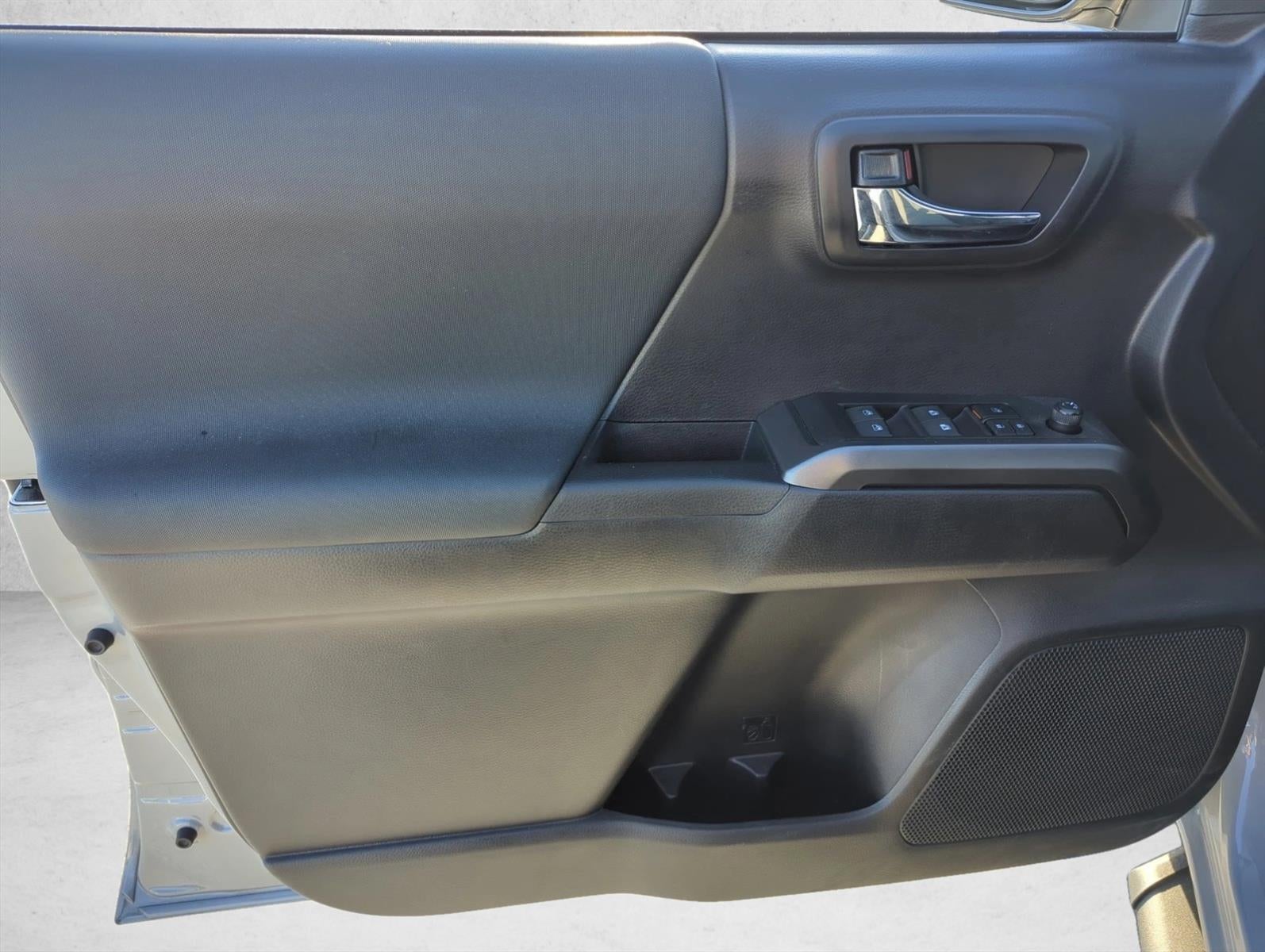 2021 Toyota Tacoma 2WD 2WD TRD Sport Double Cab 5' Bed V6 AT (Natl)