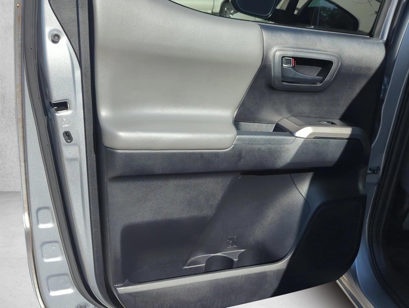 2021 Toyota Tacoma 2WD 2WD SR5 Double Cab 5' Bed V6 AT (GS)