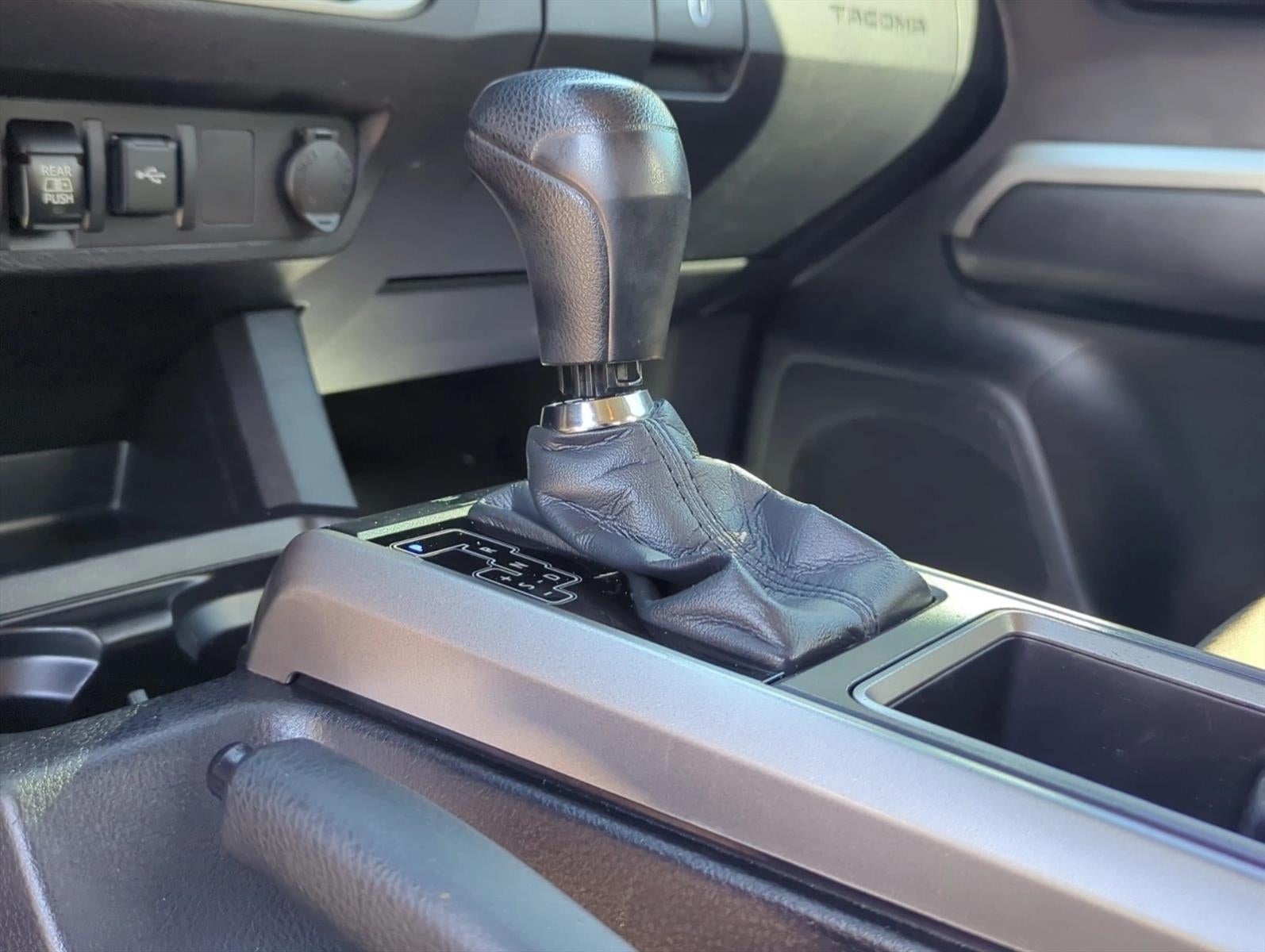 2021 Toyota Tacoma 2WD 2WD SR5 Double Cab 5' Bed V6 AT (GS)