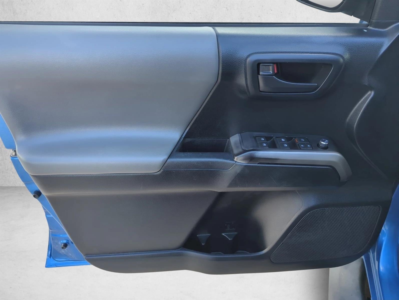 2016 Toyota Tacoma 2WD Double Cab Short Bed V6 Automatic SR5 (GS)