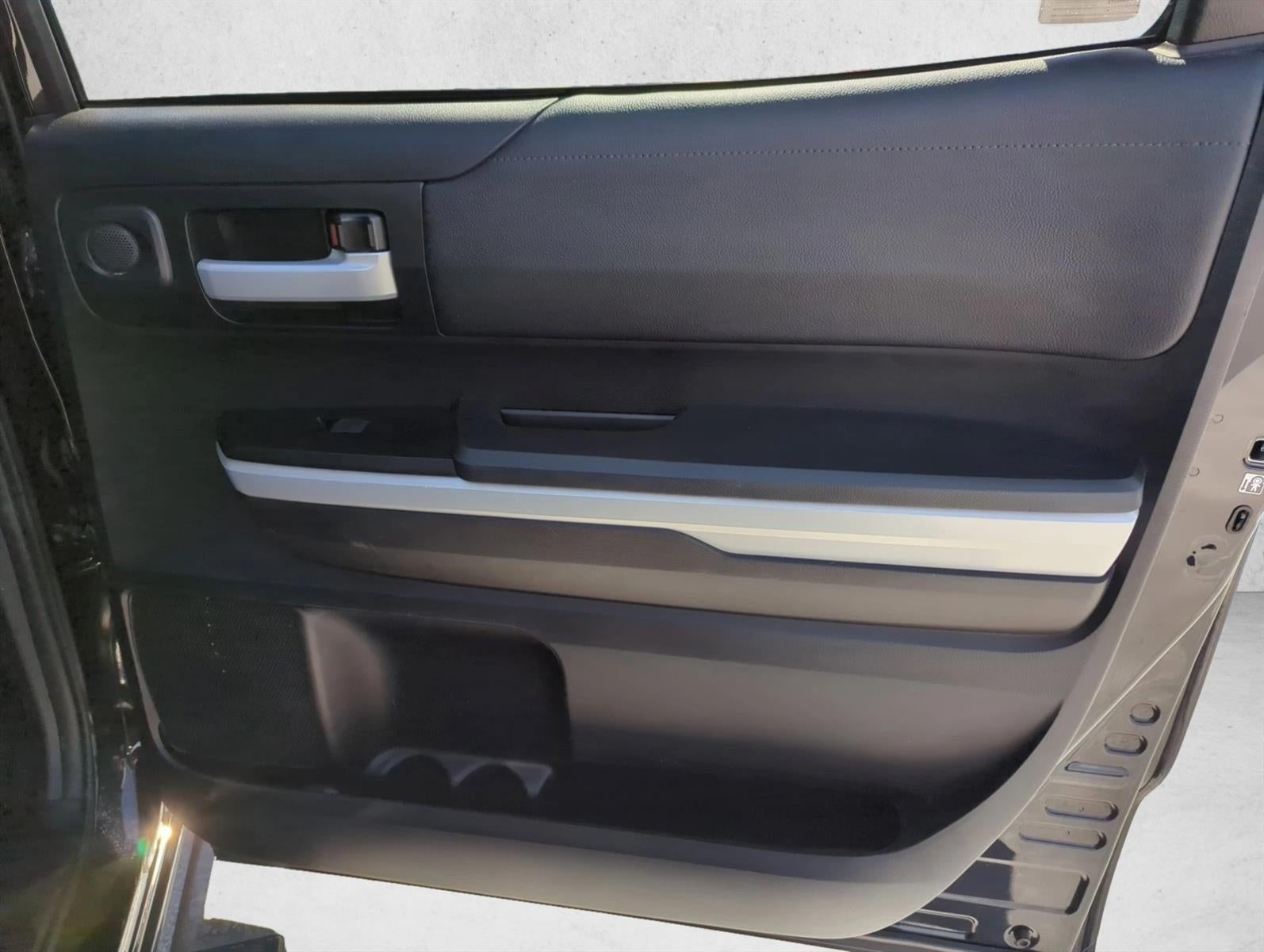 2019 Toyota Tundra 4WD 4WD SR5 CrewMax 5.5' Bed 5.7L FFV (SE)