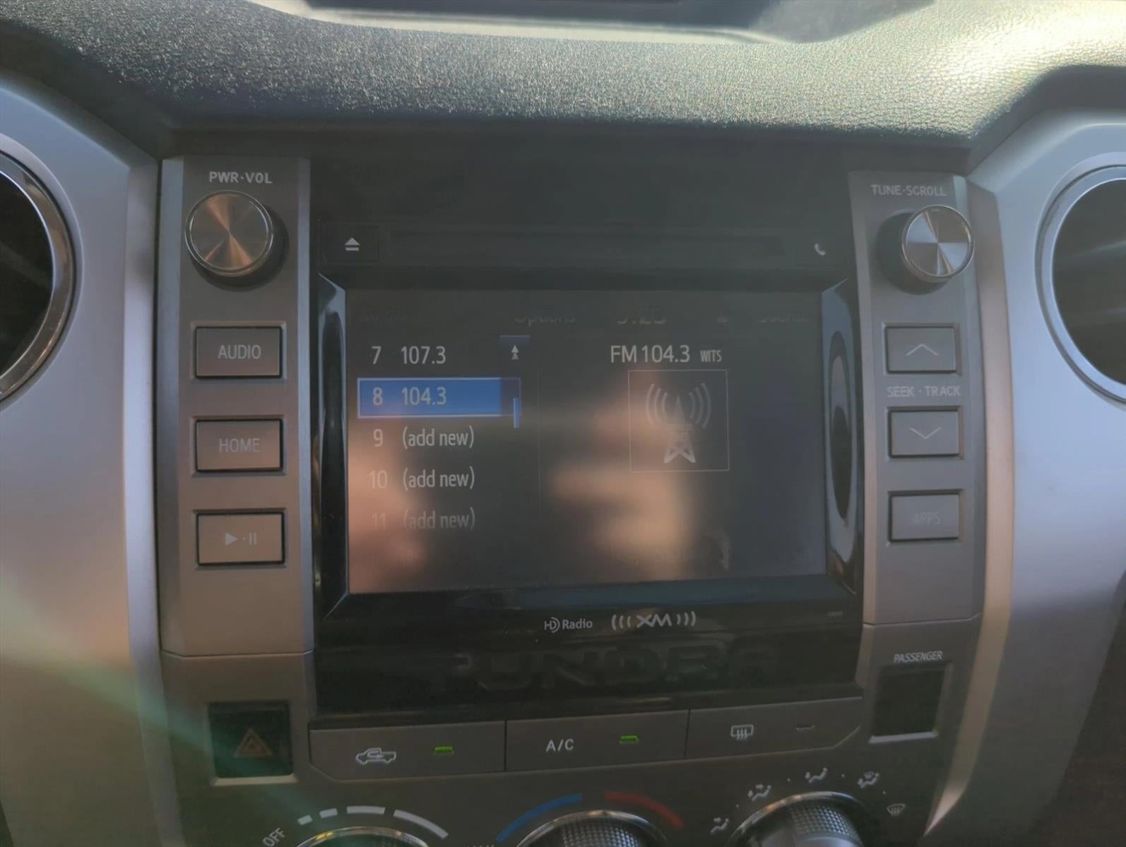 2017 Toyota Tundra 4WD 4WD SR5 CrewMax 5.5' Bed 5.7L FFV (SE)