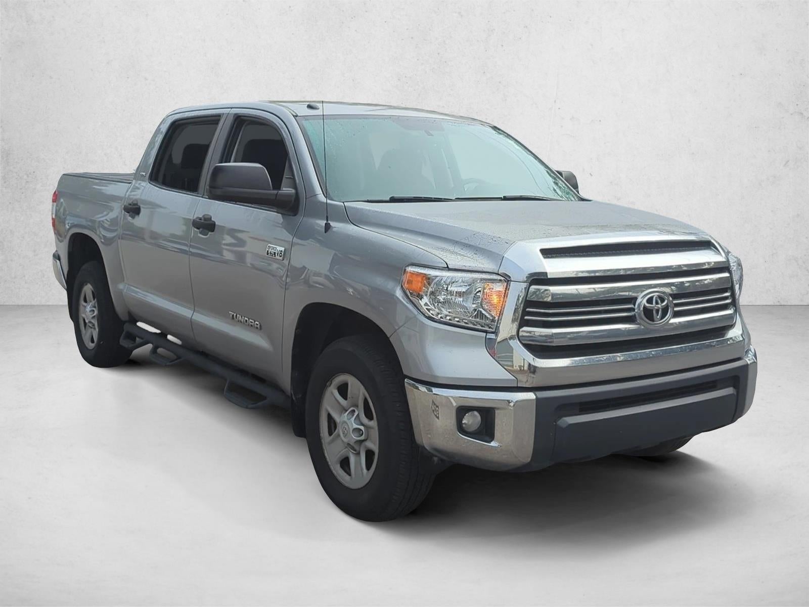 2017 Toyota Tundra 2WD 2WD SR5 CrewMax 5.5' Bed 5.7L FFV (SE)