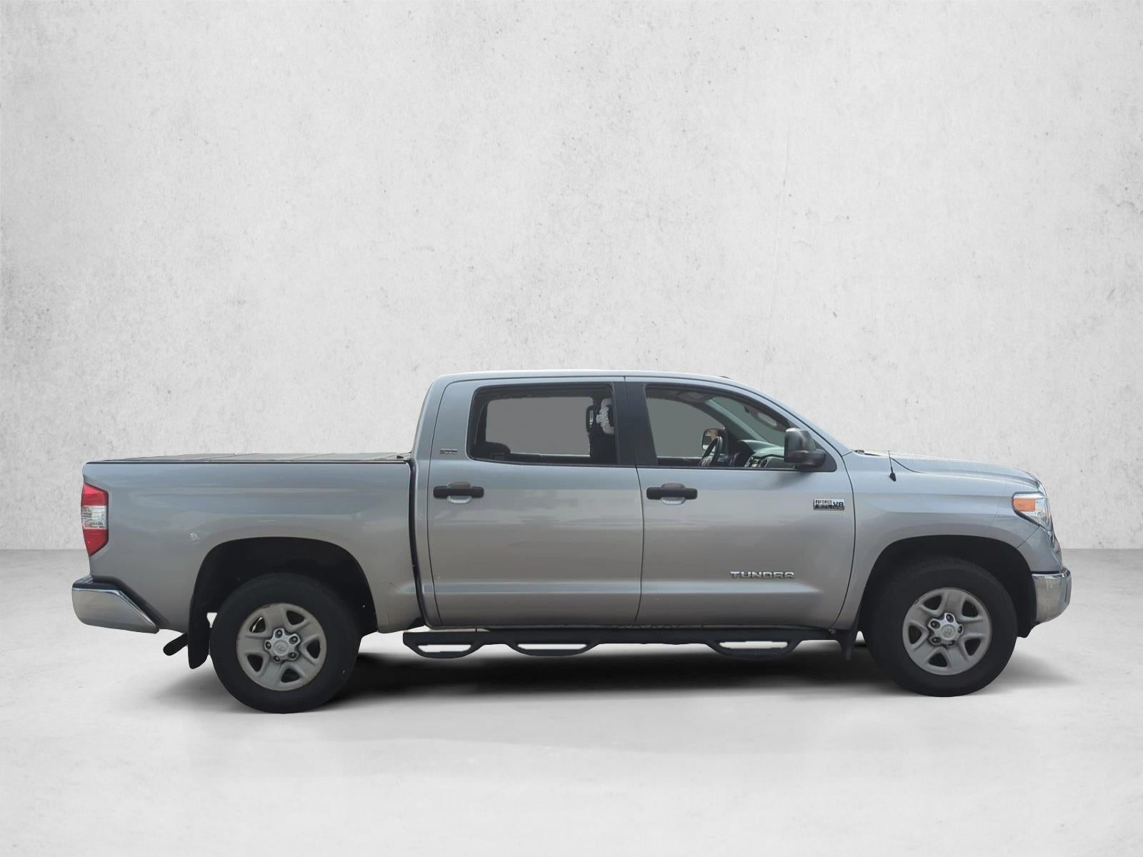 2017 Toyota Tundra 2WD 2WD SR5 CrewMax 5.5' Bed 5.7L FFV (SE)