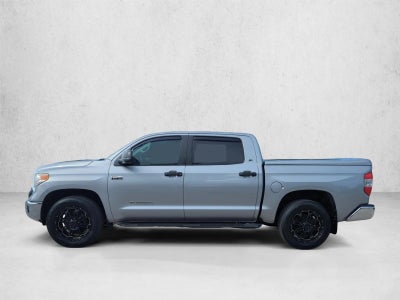 2017 Toyota Tundra 2WD 2WD SR5 CrewMax 5.5' Bed 5.7L FFV (SE)