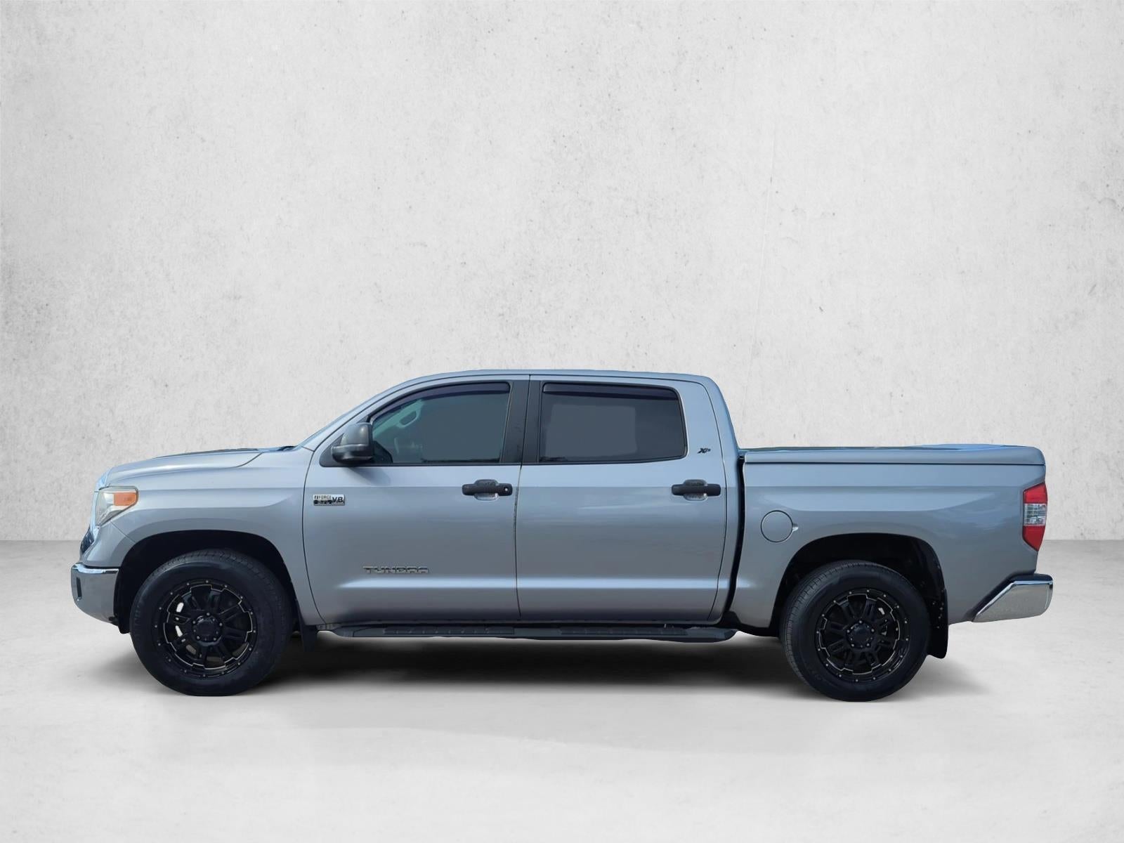 2017 Toyota Tundra 2WD 2WD SR5 CrewMax 5.5' Bed 5.7L FFV (SE)