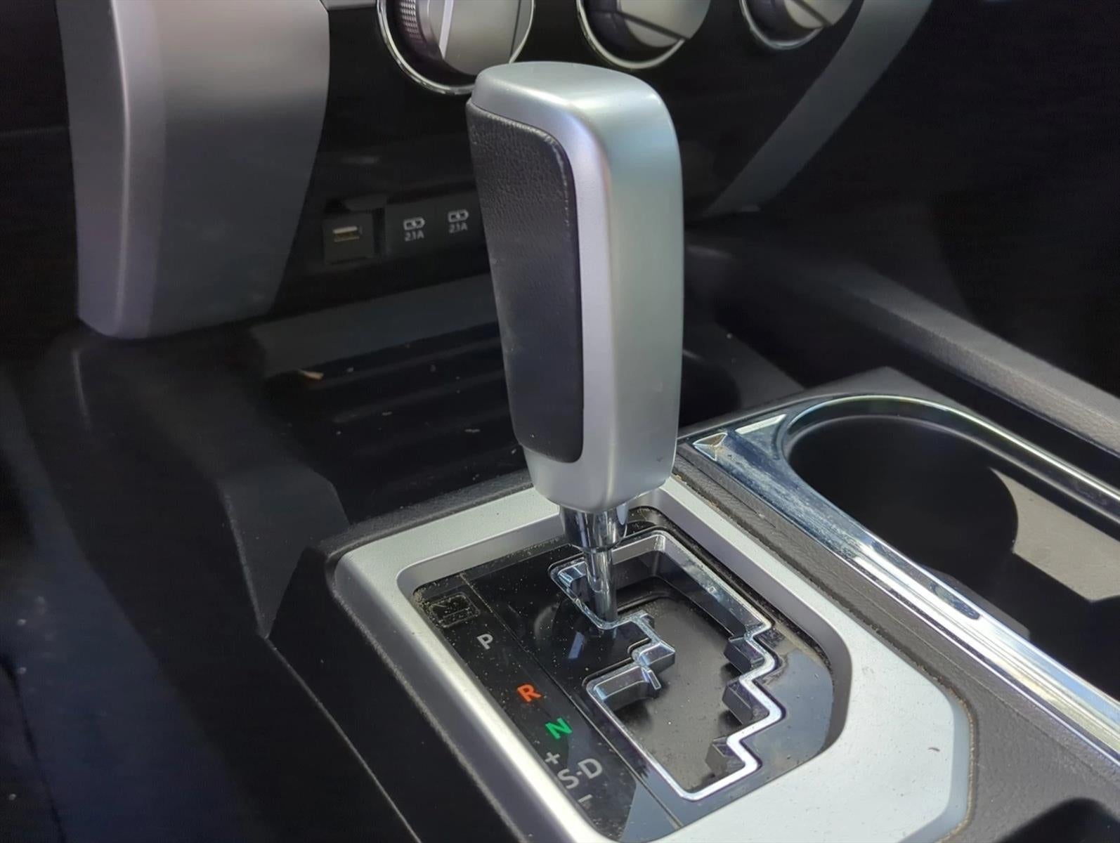 2021 Toyota Tundra 2WD 2WD SR5 CrewMax 5.5' Bed 5.7L (SE)