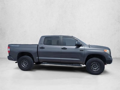 2017 Toyota Tundra 4WD 4WD Limited CrewMax 5.5' Bed 5.7L FFV (Natl)