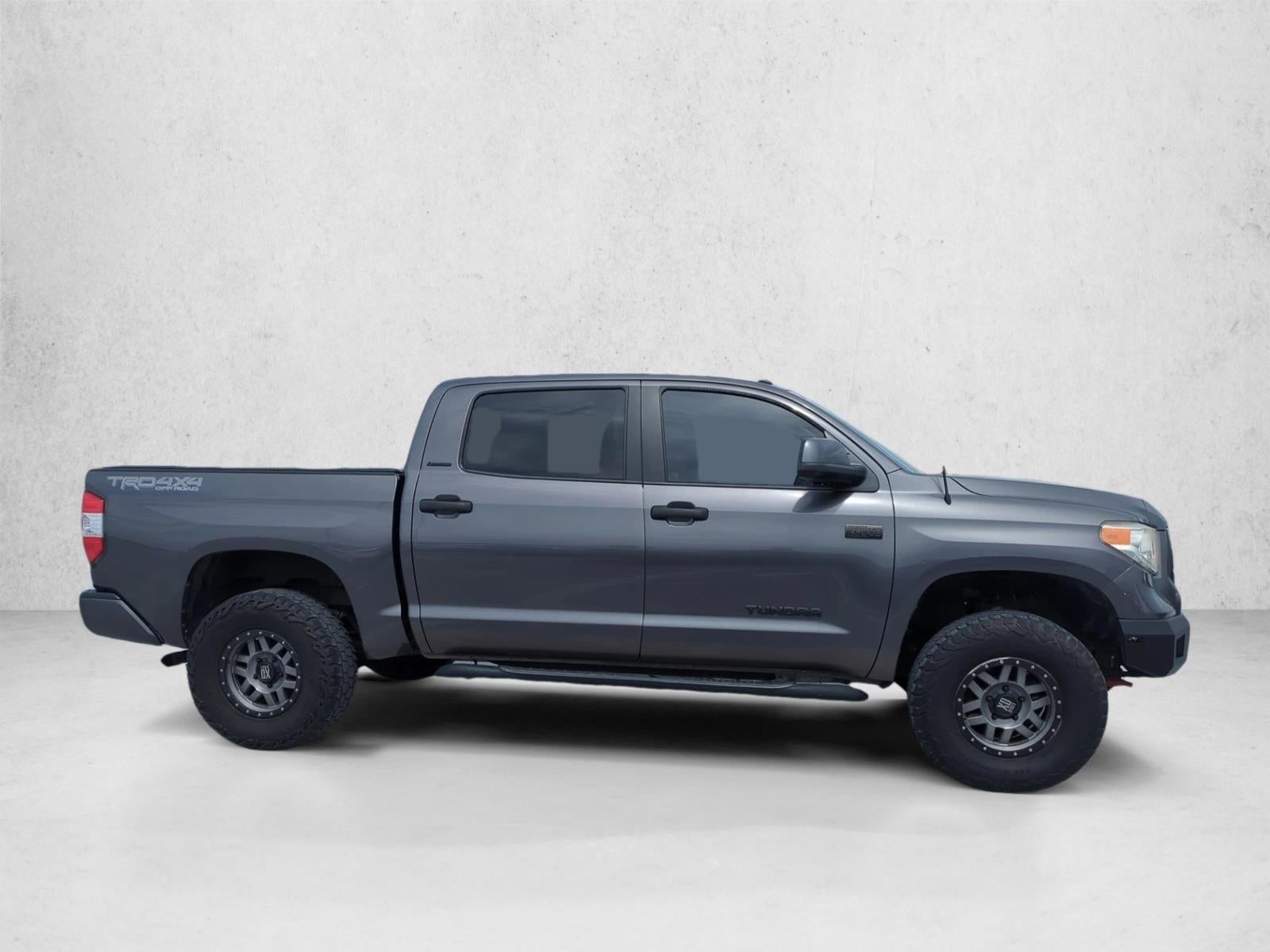 2017 Toyota Tundra 4WD 4WD Limited CrewMax 5.5' Bed 5.7L FFV (Natl)