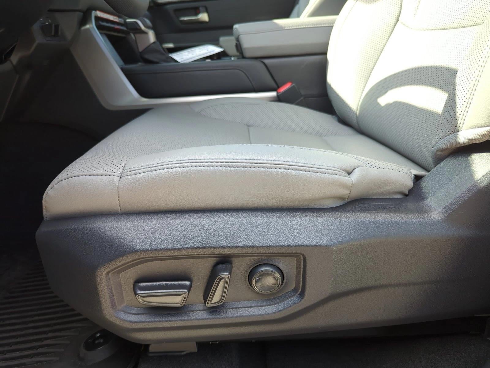 2025 Toyota Tundra 4WD 4WD Limited CrewMax 5.5' Bed (Natl)