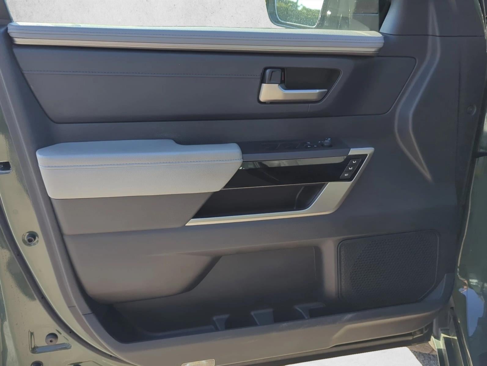 2023 Toyota Tundra 2WD 2WD Limited Hybrid CrewMax 5.5' Bed (Natl)