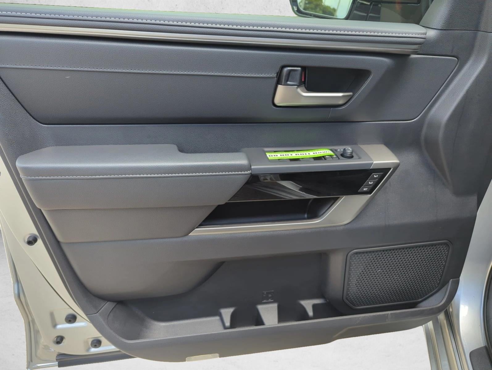 2026 Toyota Tundra 4WD 4WD Limited Hybrid CrewMax 5.5' Bed (Natl)