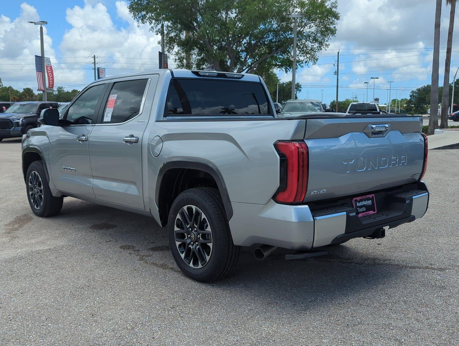 2026 Toyota Tundra 4WD 4WD Limited Hybrid CrewMax 5.5' Bed (Natl)