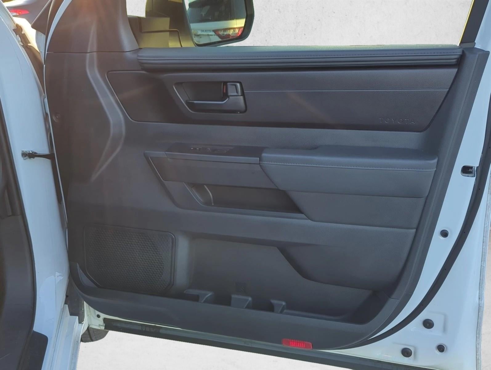 2025 Toyota Tundra 4WD 4WD SR CrewMax 5.5' Bed (Natl)