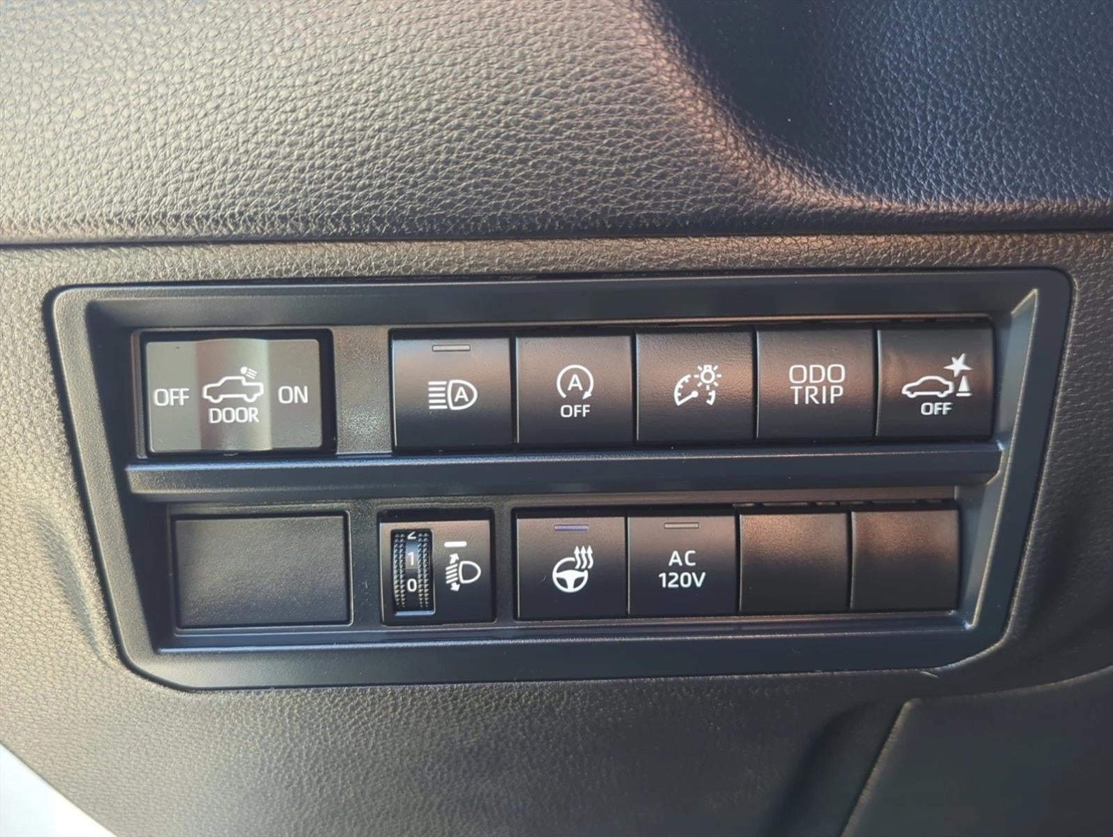 2025 Toyota Tundra 2WD 2WD SR5 CrewMax 5.5' Bed (SE)