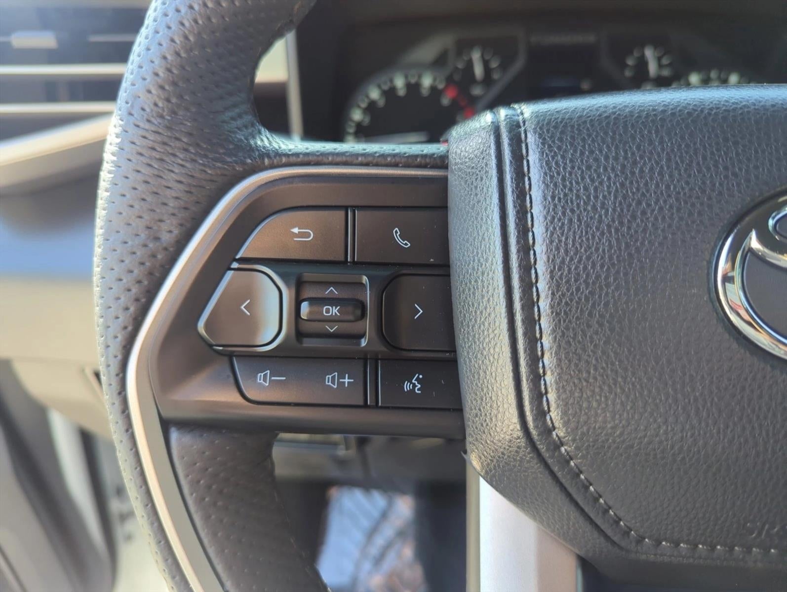 2025 Toyota Tundra 2WD 2WD SR5 CrewMax 5.5' Bed (SE)