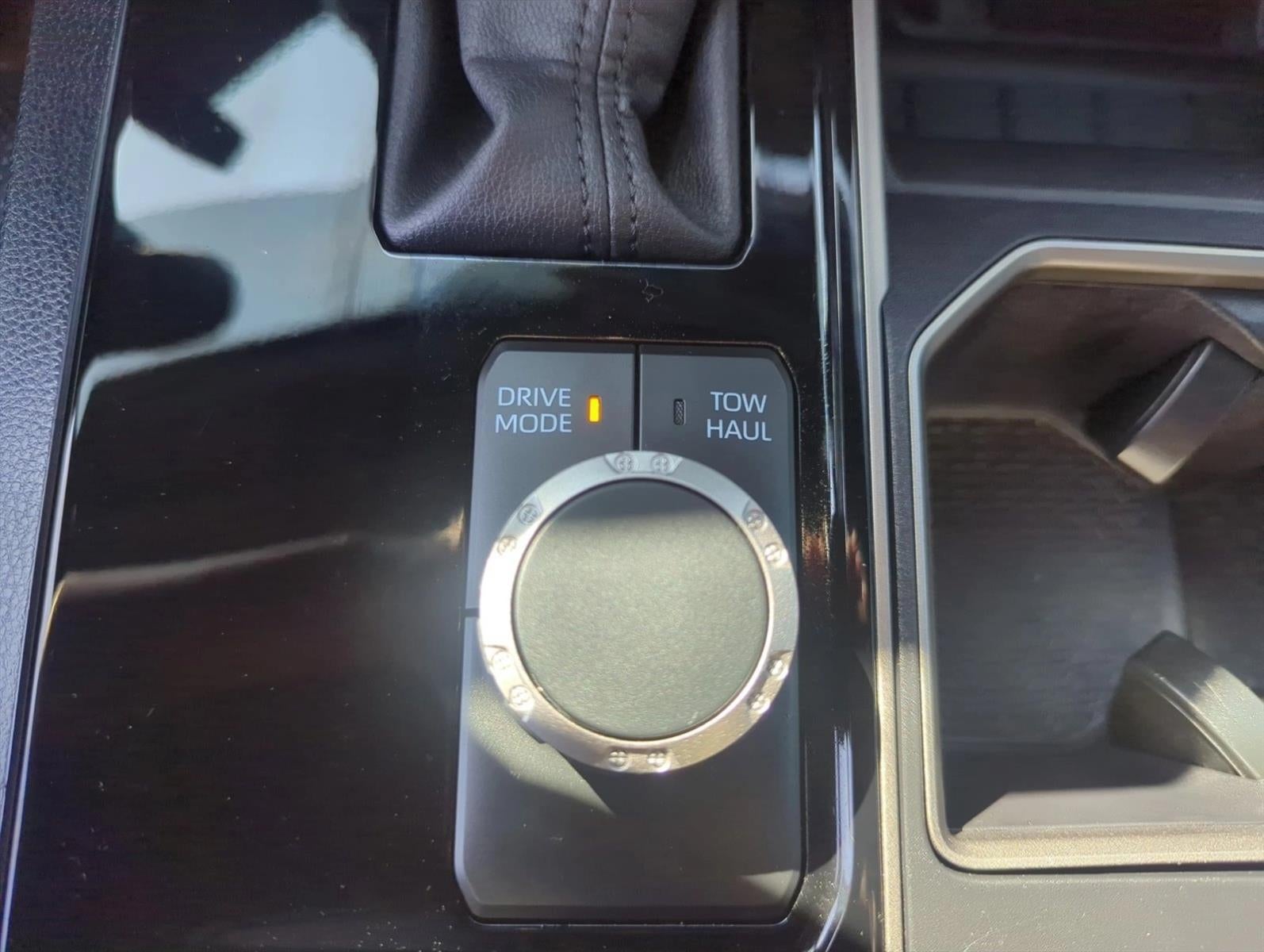 2025 Toyota Tundra 2WD 2WD SR5 CrewMax 5.5' Bed (SE)