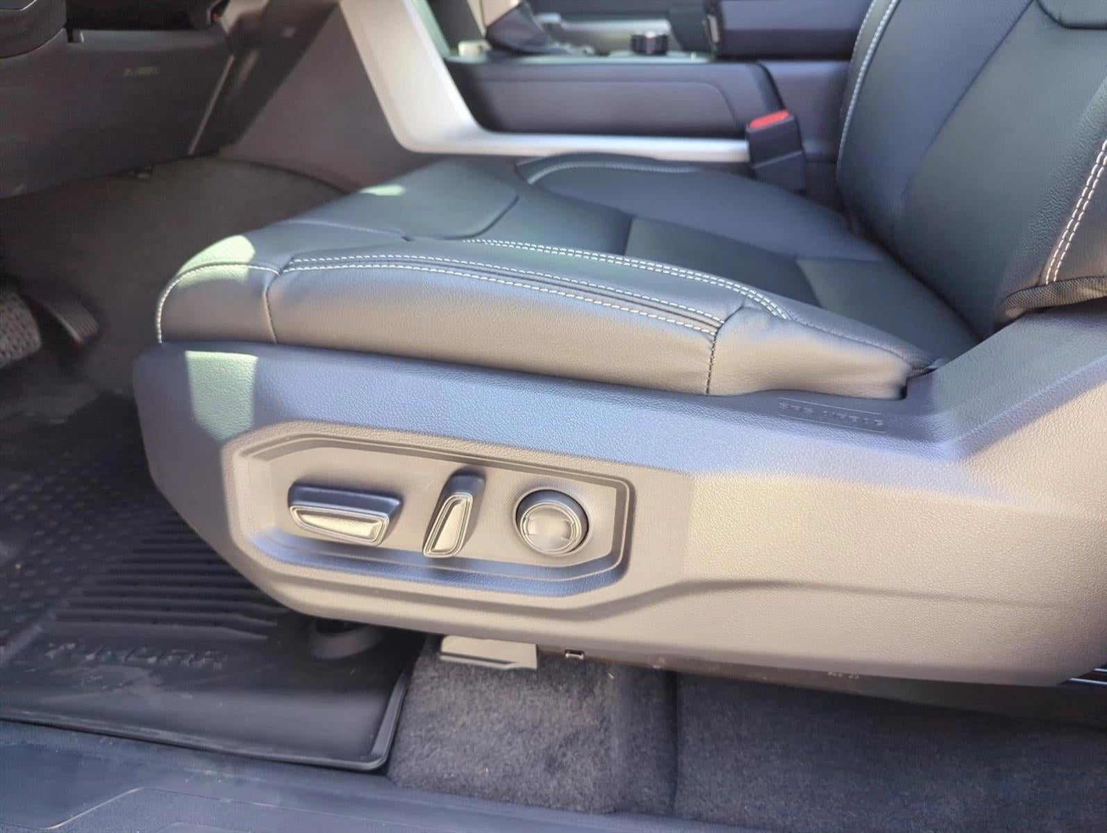 2026 Toyota Tundra 2WD 2WD SR5 CrewMax 5.5' Bed (SE)