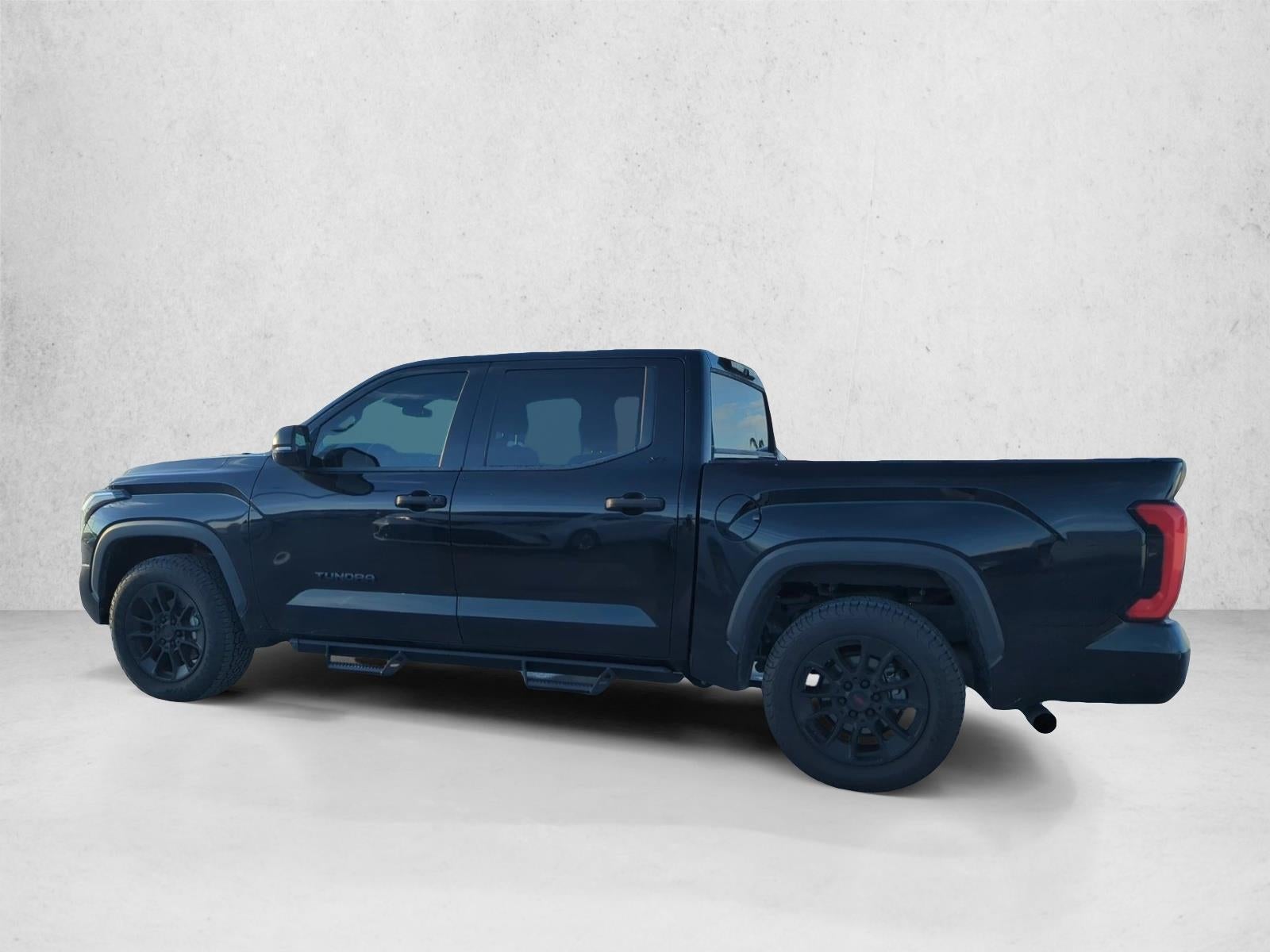 2022 Toyota Tundra 2WD 2WD SR5 CrewMax 5.5' Bed (Natl)