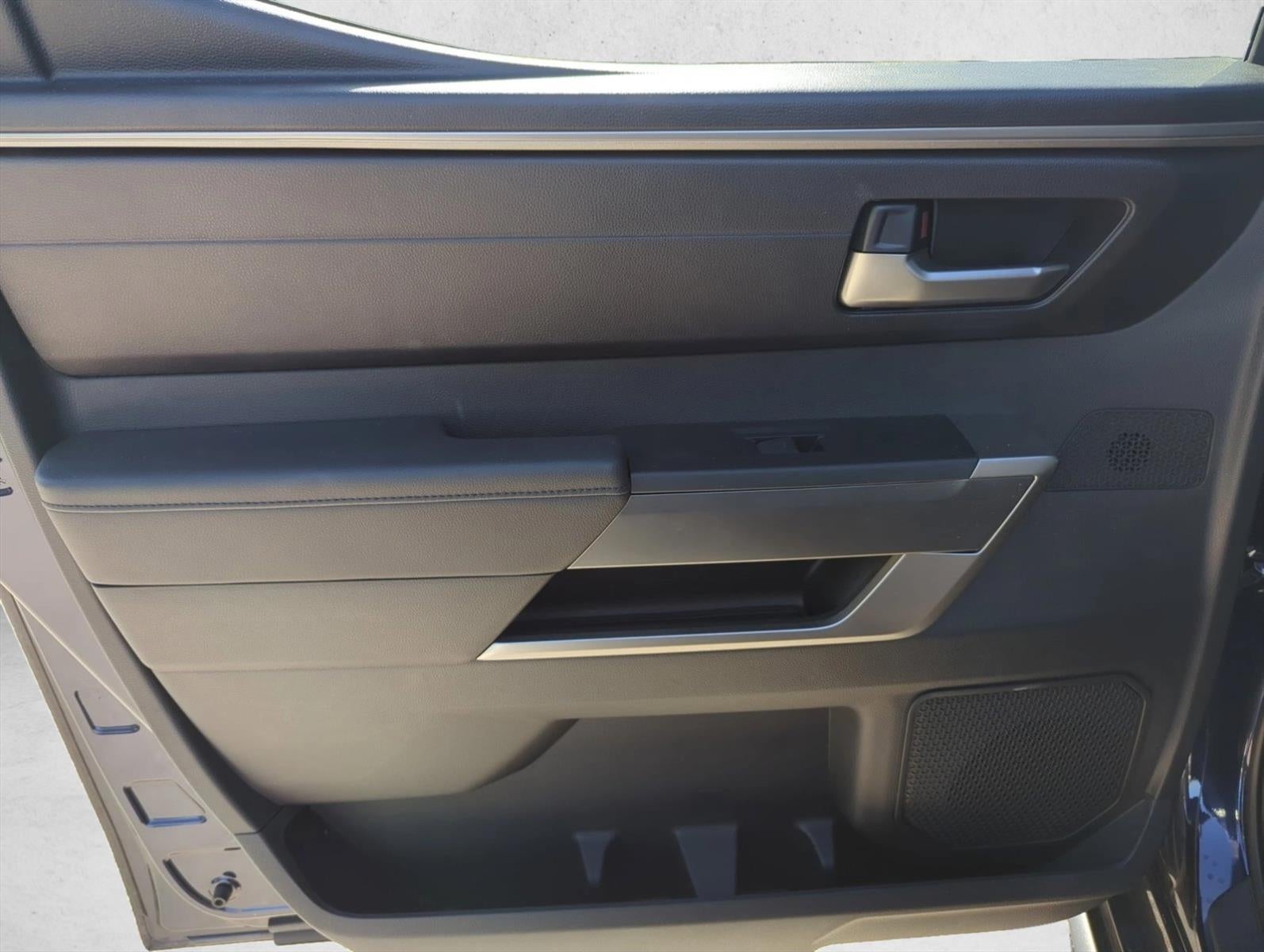 2024 Toyota Tundra 2WD 2WD SR5 CrewMax 5.5' Bed (Natl)