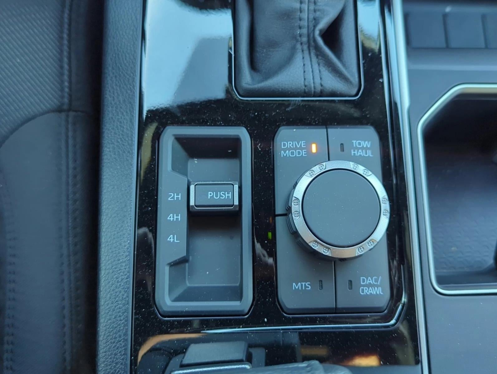 2026 Toyota Tundra 4WD 4WD SR5 CrewMax 5.5' Bed (SE)