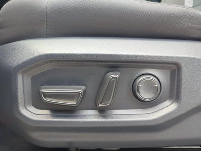 2026 Toyota Tundra 4WD 4WD SR5 CrewMax 5.5' Bed (SE)