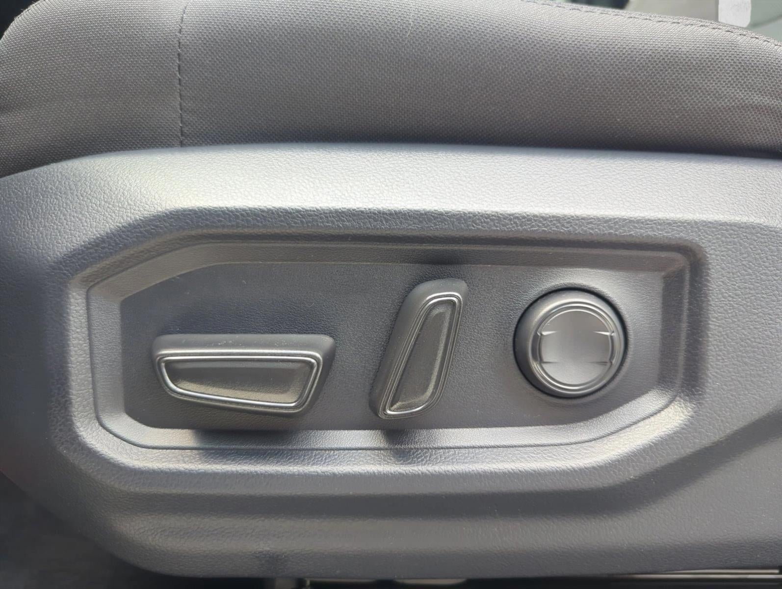 2026 Toyota Tundra 4WD 4WD SR5 CrewMax 5.5' Bed (SE)