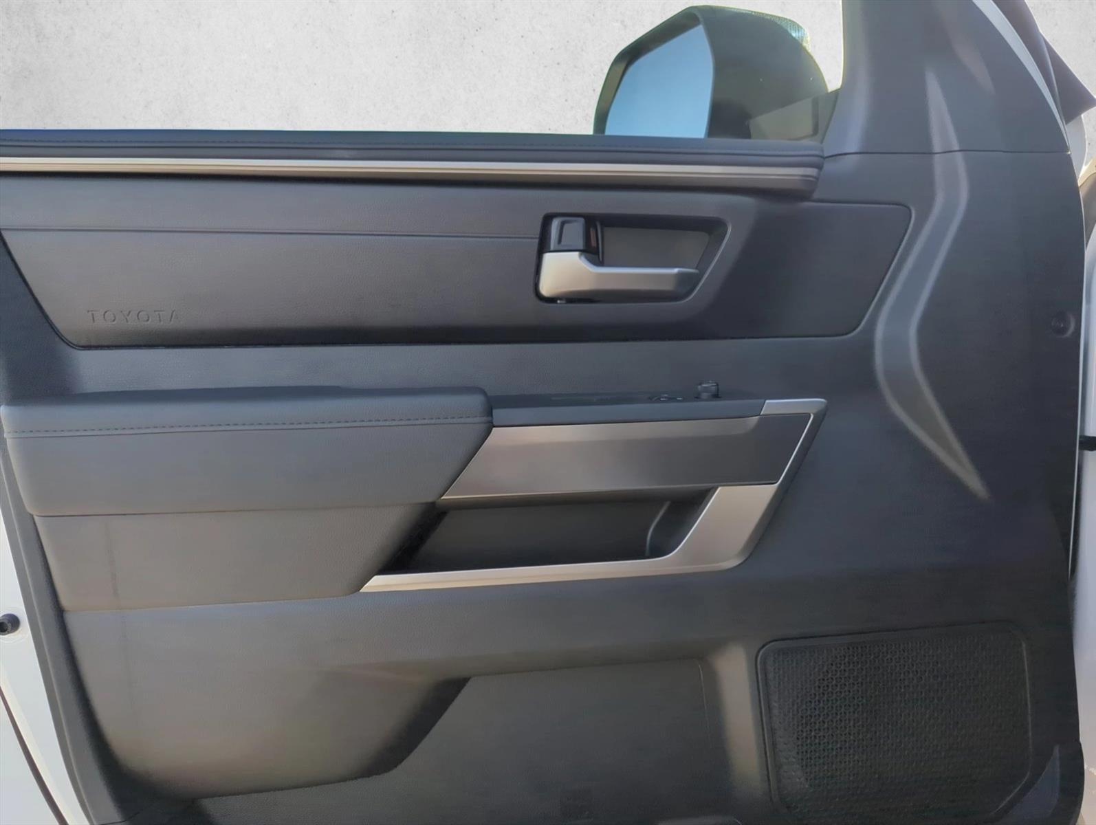 2026 Toyota Tundra 4WD 4WD SR5 CrewMax 5.5' Bed (SE)